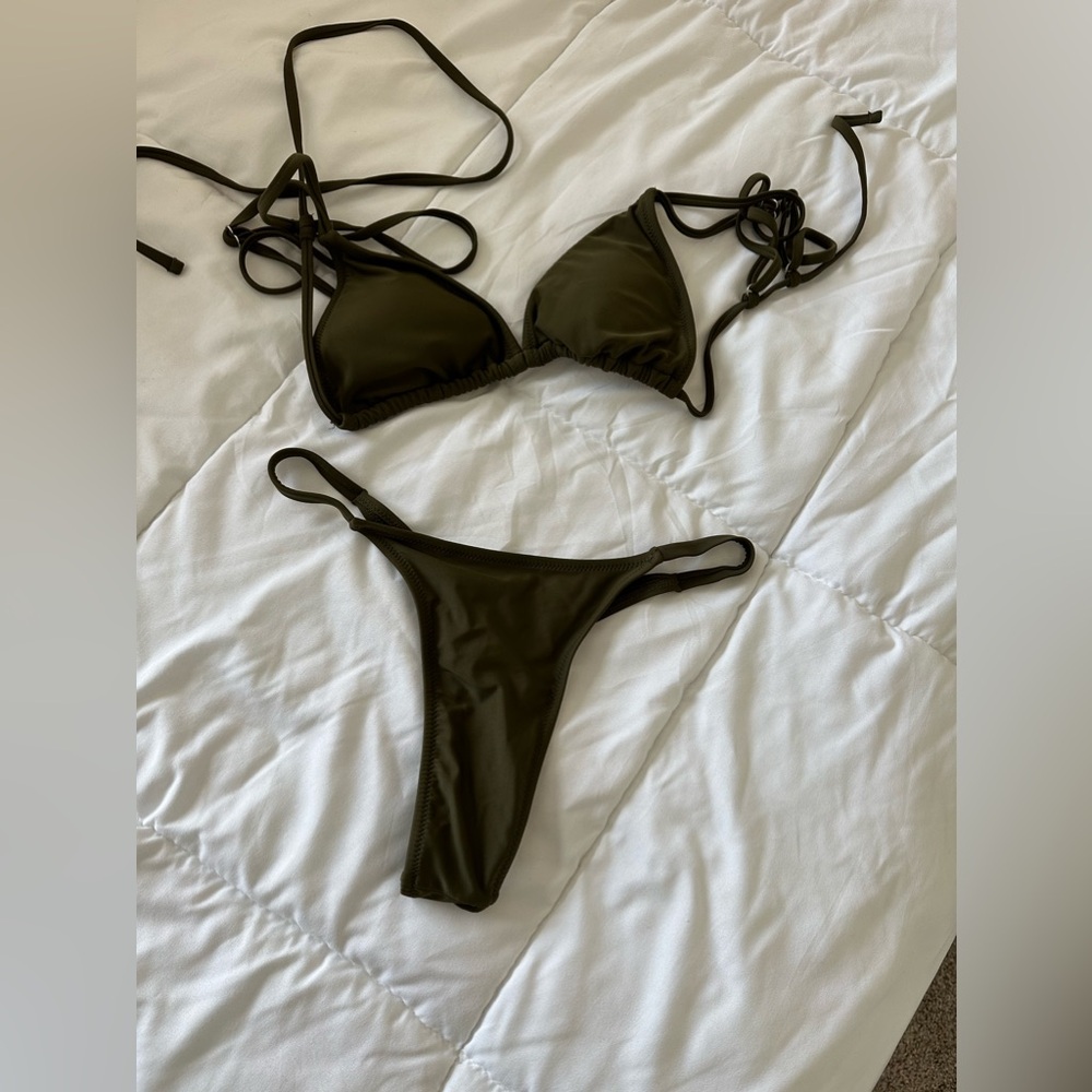 Women’s bikini size small